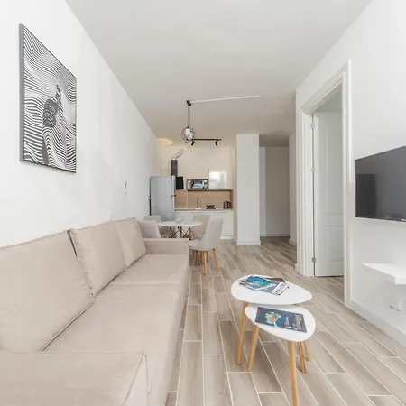 Skyline Vista Apartment Becici  Room photo