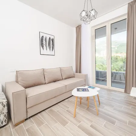 Skyline Vista Apartment Becici  Room photo