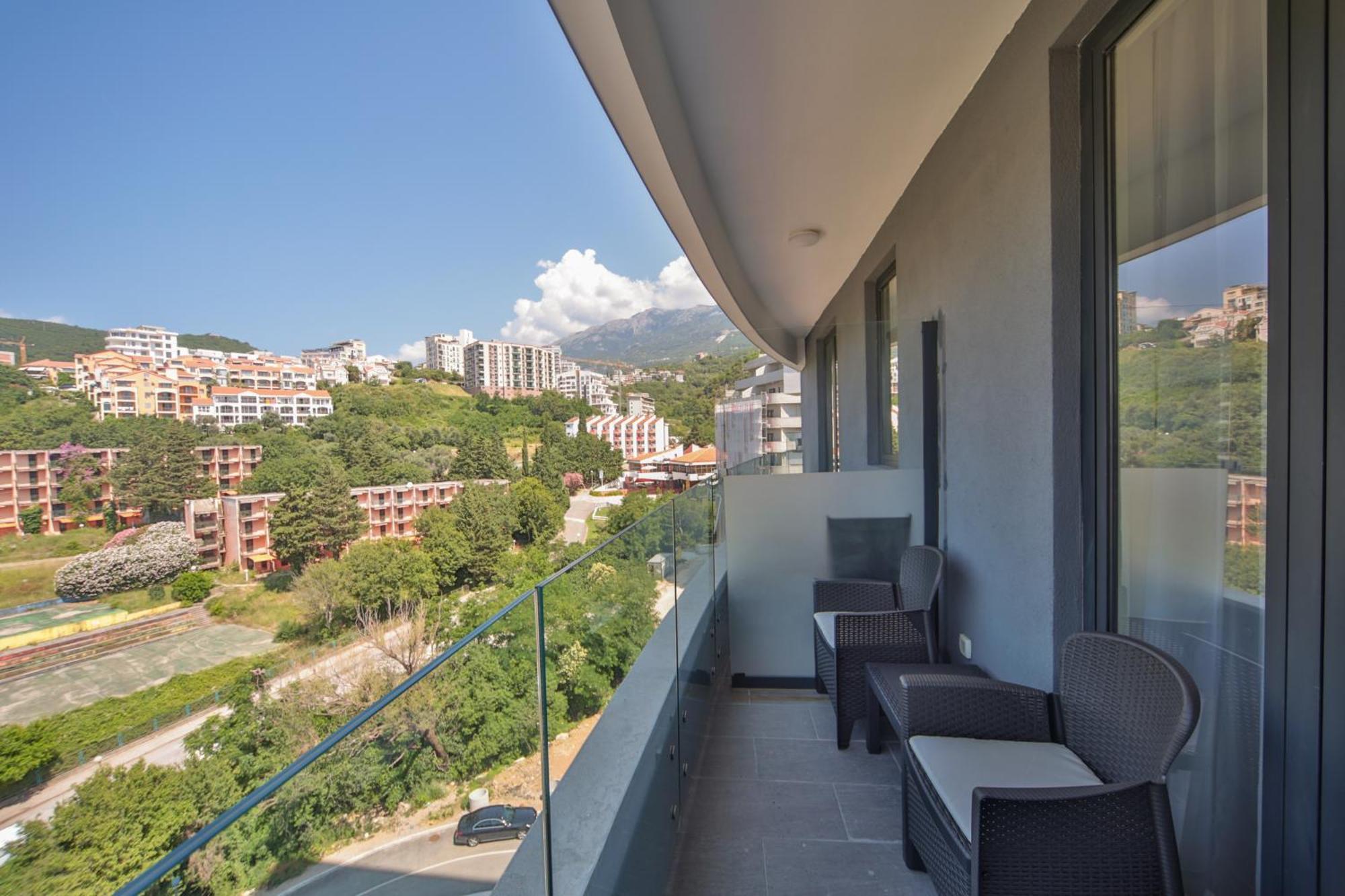 Apartment Skyline Vista