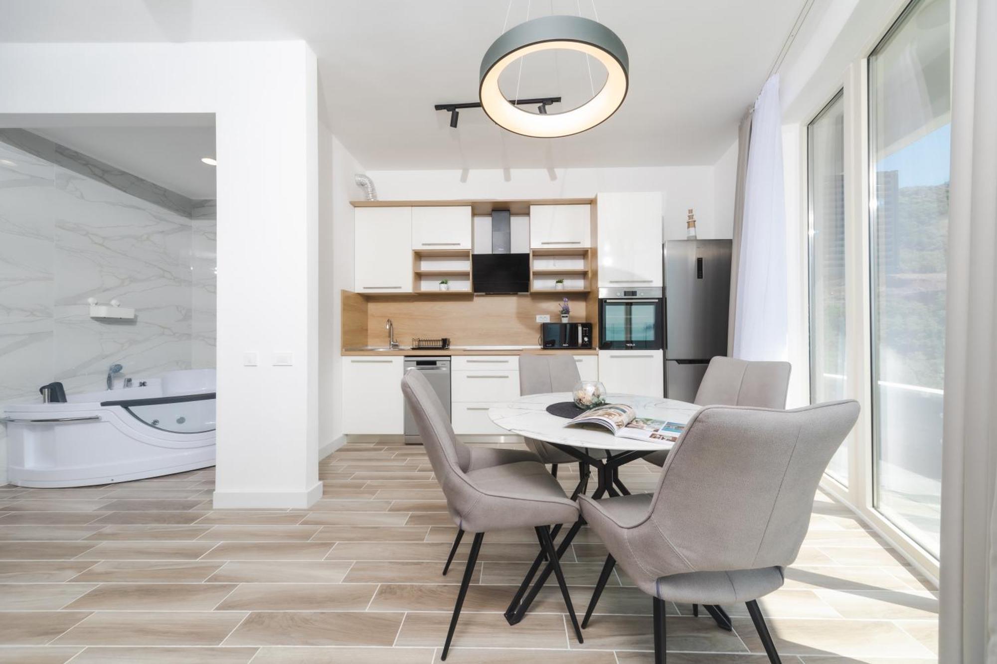 Skyline Vista Apartment *